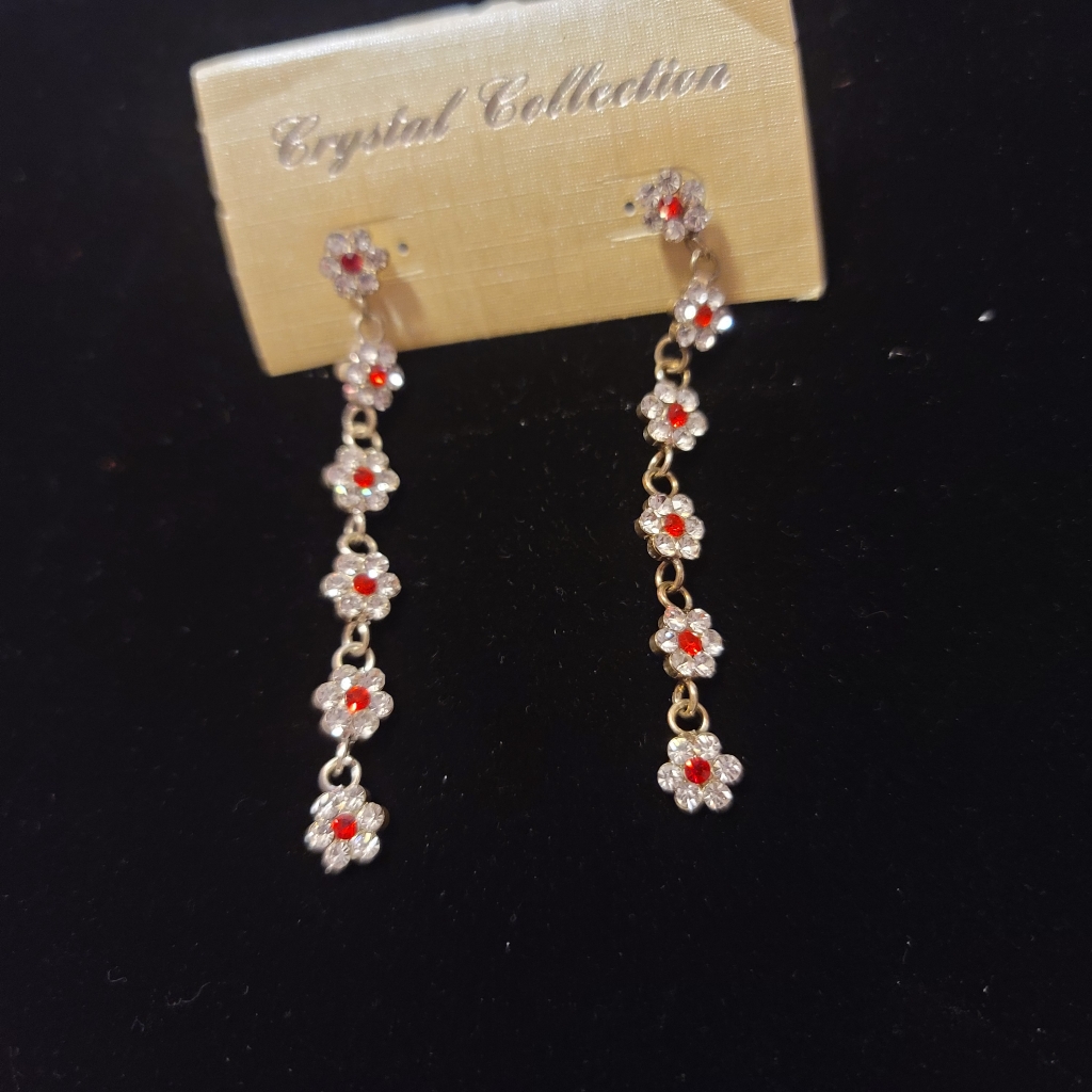 Rhinestone Flower Dazzle Earrings 10$